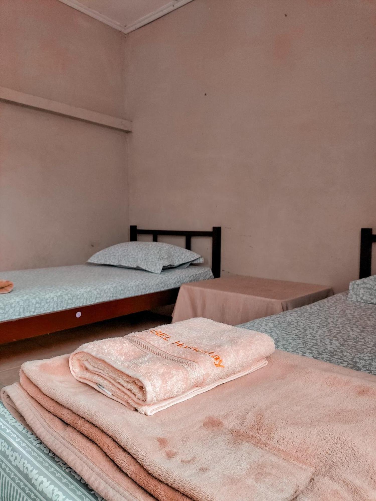 Brussels Homestay Kost Balige Eksteriør billede